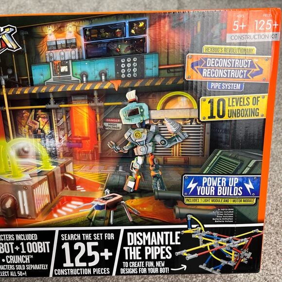 New! HEXBUG Junkbot Revs hideout - Picture 5 of 9